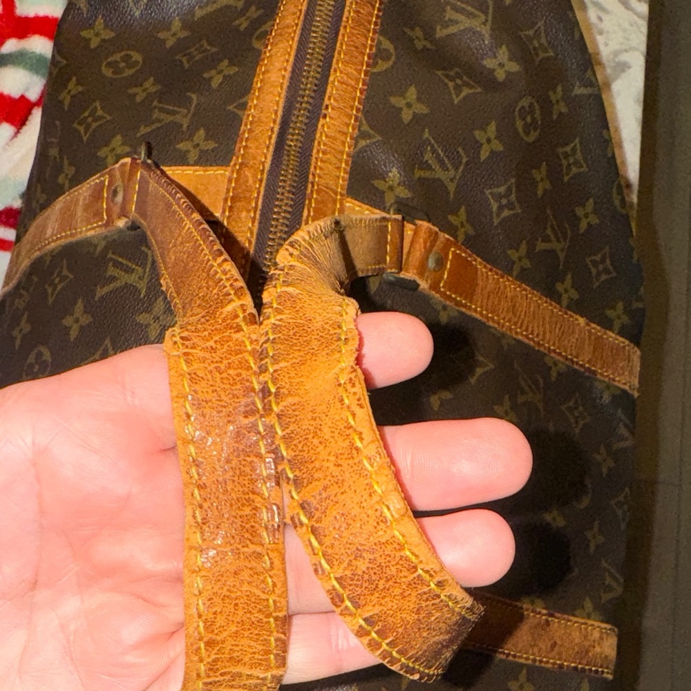 Authentic Louis Vuitton Keepall 45 Monogram Canvas | Vintage Travel Bag - Picture 13 of 16
